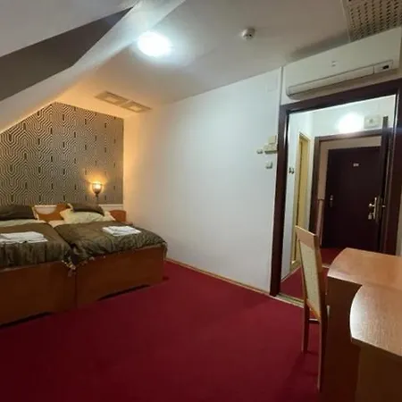 Hotel Minaret&etterem 3*