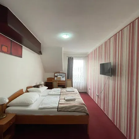 Minaret&etterem 호텔