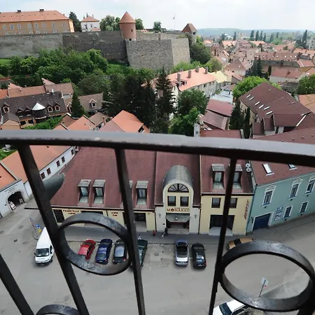 Minaret&etterem Hotel